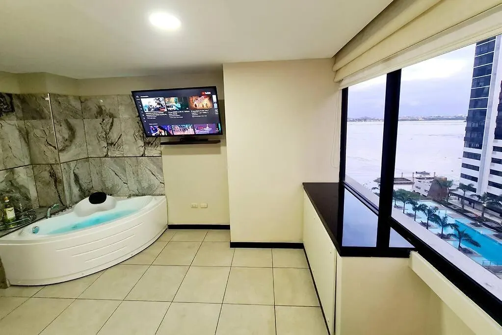 Διαμέρισμα Ecusuites Room Emporium Con Jacuzzi Privado Γκουαγιακίλ