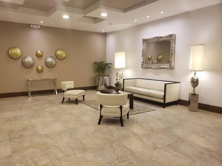 Ecusuites Room Emporium Con Jacuzzi Privado グアヤキル アパート