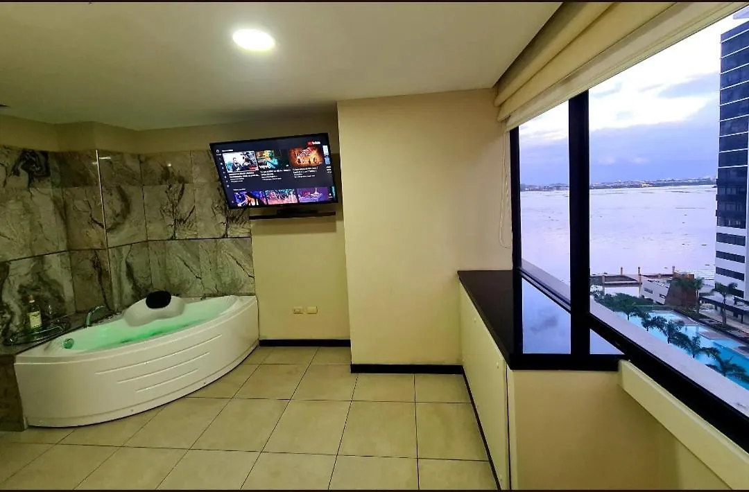 Ecusuites Room Emporium Con Jacuzzi Privado Γκουαγιακίλ 0*,