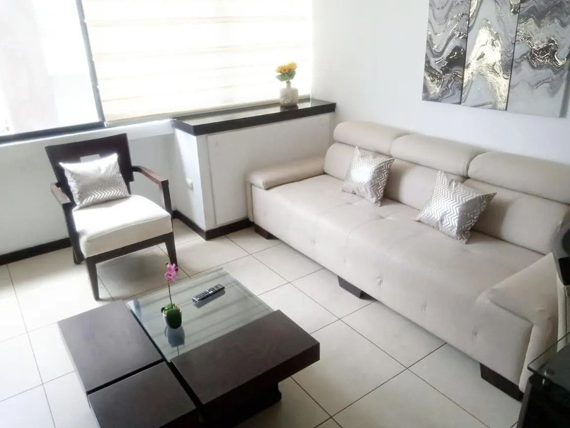 Ecusuites Room Emporium Con Jacuzzi Privado Γκουαγιακίλ Διαμέρισμα