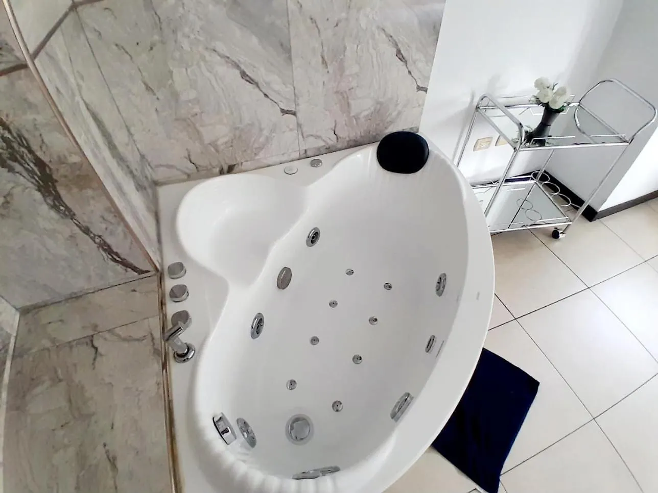 Διαμέρισμα Ecusuites Room Emporium Con Jacuzzi Privado Γκουαγιακίλ