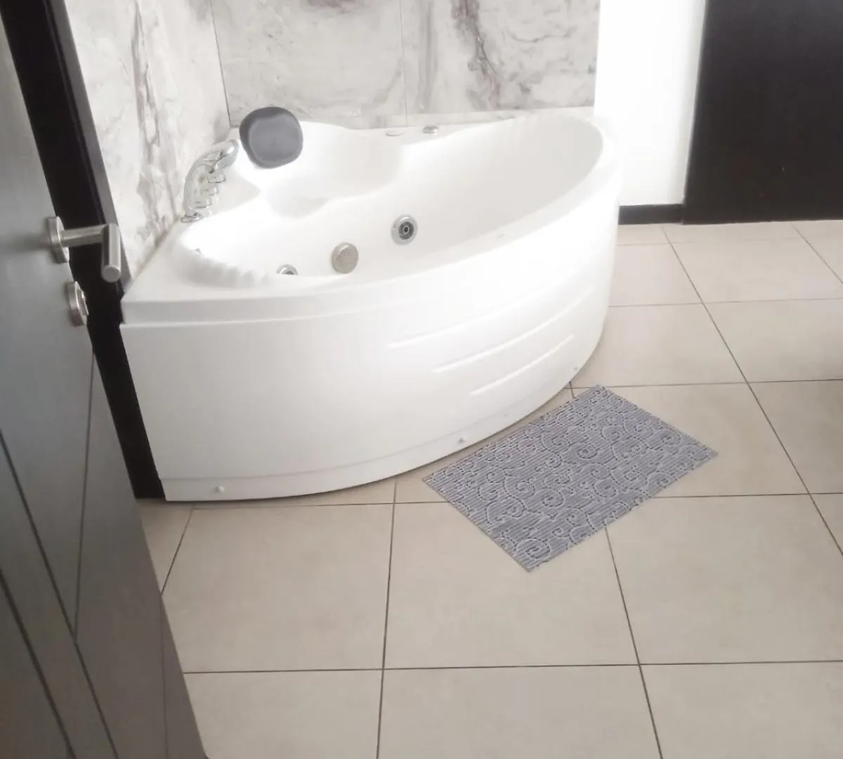 Διαμέρισμα Ecusuites Room Emporium Con Jacuzzi Privado Γκουαγιακίλ
