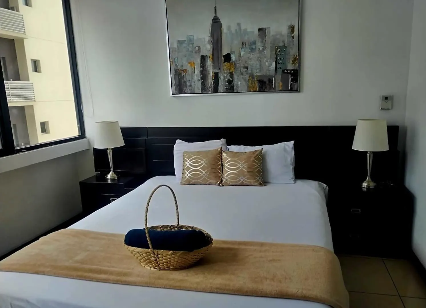 Ecusuites Room Emporium Con Jacuzzi Privado Γκουαγιακίλ Διαμέρισμα
